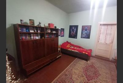 Casă cu 3 camere cu Canalizare în Central - 9