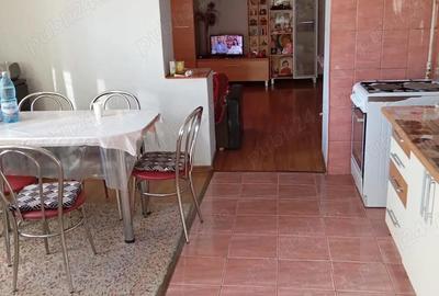 Casă cu 3 camere cu Teren 3100 Mp în Central - 4