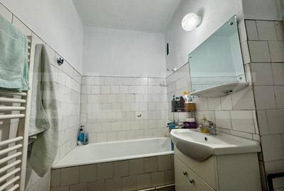 Apartament de vazare, cu 4 camere, 90 mp + balcoane, zona Lama, etaj intermediar - 9