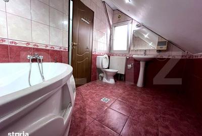 Casă cu 7 camere cu Teren 1342 Mp în Central - 1