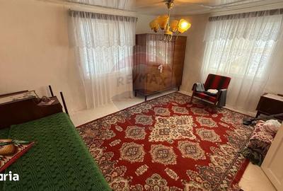 Casă cu 5 camere cu Teren 1300 Mp în Vulturu - 4