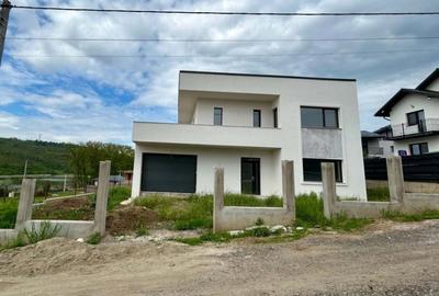 Casă individuală cu 4 camere în Central - 2