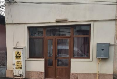 Casă cu 4 camere în Huși - 1