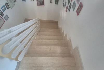 Casă cu 4 camere cu Teren 700 Mp în Girov - 2