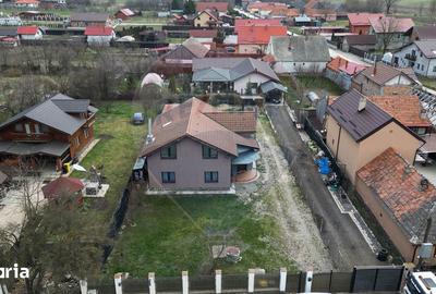 Casă cu 4 camere cu Teren 1000 Mp în Mănești - 2
