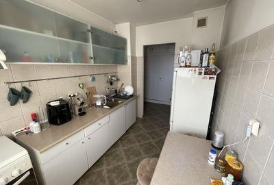 Apartament cu 2 camere nedecomandat, mobilat în Costin Georgian