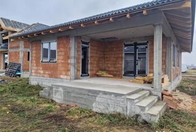 Casă cu 4 camere cu Teren 440 Mp în Central - 15
