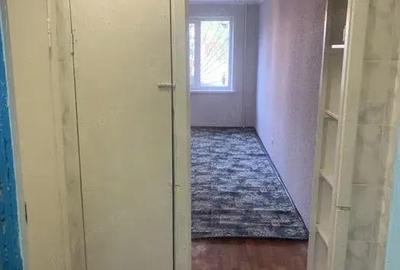 Garsonieră decomandată în Titan