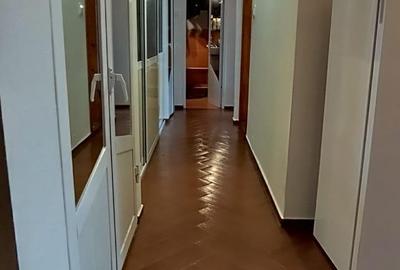 Apartament 3 camere zona km 5