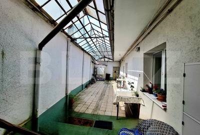 Casa cu 4 apartamente si curte proprie ,suprafata utila 122mp, zona semicentrala - 19