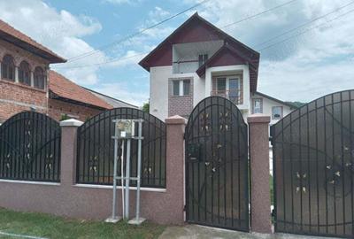 Casa de vanzare cu teren Casa de vanzare cu teren - 3