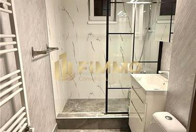 Apartament cu 3 camere semidecomandat în Policlinica