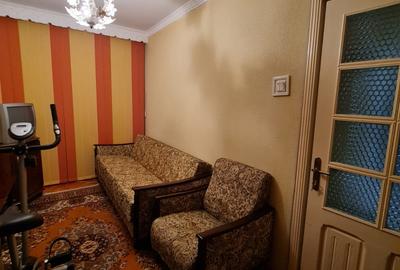Apartament cu 3 camere semidecomandat, mobilat în Țiglina 2 - 11
