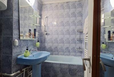 Apartament cu 4 camere decomandat, mobilat în Micro 39
