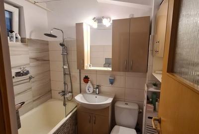 Apartament cu 2 camere decomandat în Carei