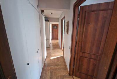Apartament cu 4 camere decomandat în Calea București - 10
