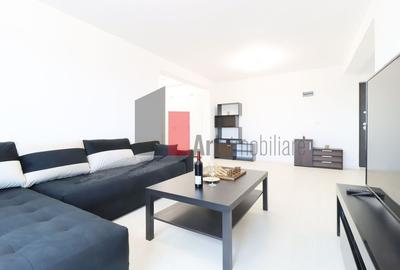 Apartament cu 3 camere semidecomandat în Giurgiului