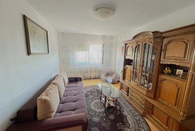 Apartament cu 3 camere decomandat, mobilat în Astra