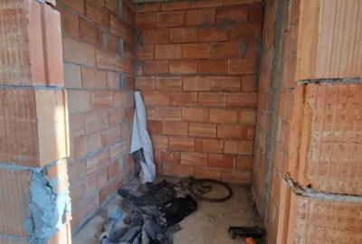 Casă cu 4 camere cu Teren 750 Mp în Cătălina - 8