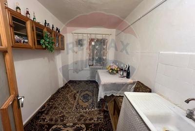 Apartament cu 4 camere de vanzare in zona Sud-Est - 2