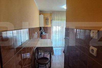 Apartament 2 camere , cu 2 balcoane si pivnita , zona Micro 17 - 6