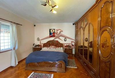 Casă cu 5 camere cu Teren 900 Mp în Hurez - 4