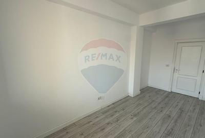 Apartament cu 3 camere decomandat în Nord - 5