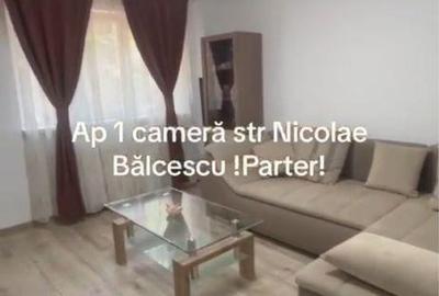 Garsonieră decomandată în Central - 2