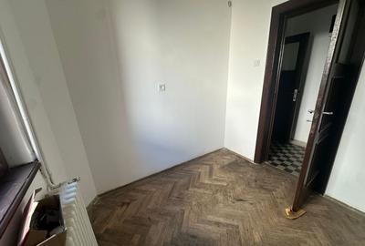 Apartament cu 4 camere circular în Banu Manta - 22