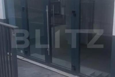 Spațiu comercial, de 96 mp, în Central - 3