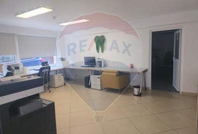 Spatiu servicii, 120mp, parcari, la strada, comision 0 - 9