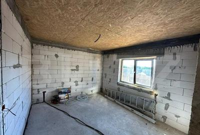 Casă cu 4 camere cu Teren 400 Mp în Bariera Vâlcii