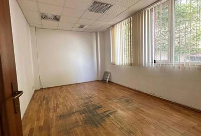 Spațiu comercial, de 235 mp, în Unirii - 16