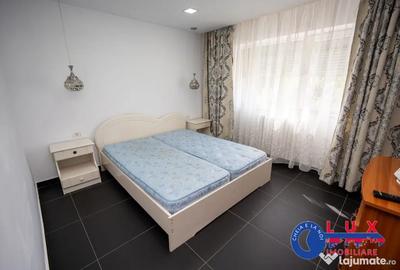 Apartament cu 3 camere decomandat în C5 - 8