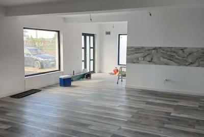 Casă cu Teren 500 Mp în Mărăcineni - 6
