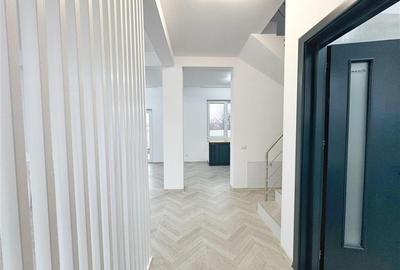 <Vila individual? P+1E> 4 camere 3 b?i 200metri Bd. 1 Mai - 13