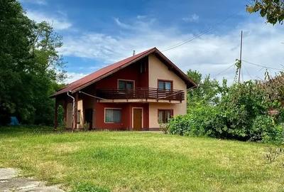 VILĂ  cu 5 camere, pădure , baltă și teren Isvoarele, Giurgiu