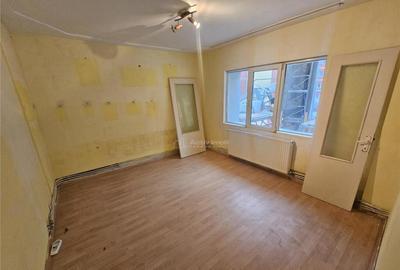 Resita, 2 Cam. Cf. 1, Et. 1, Micro 2 - 2