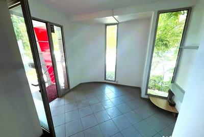 Spațiu comercial, de 58 mp, în Central - 1