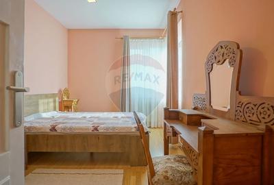 Apartament cu 3 camere semidecomandat, mobilat în Cetatea - 13