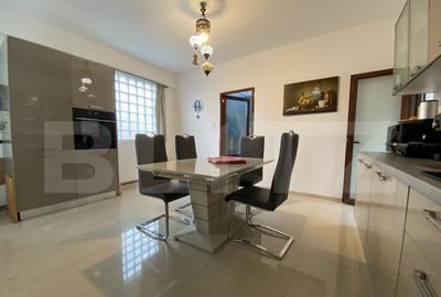 Casa de vanzare, 295 mp, zona Central - 6