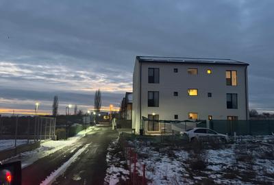 Teren 450 mp  - intre Tiriac Patinoar si Ana Aslan - 1