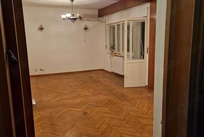 Apartament cu 3 camere decomandat în Pajura - 6