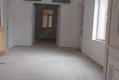 Spațiu comercial, de 100 mp, în Cărpiniș - 2