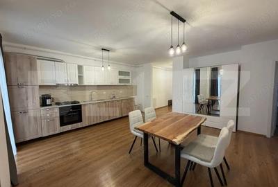 Apartament cu 3 camere semidecomandat în Florești