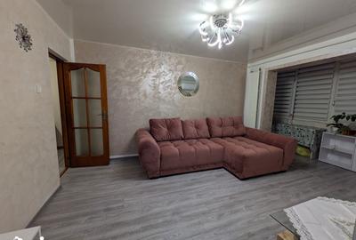 Apartament cu 3 camere semidecomandat în Central - 1