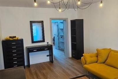 Apartament cu 3 camere semidecomandat în 13 Septembrie - 2