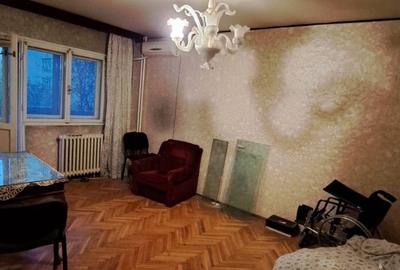 Apartament cu 3 camere decomandat în Iancului