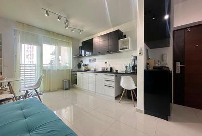 Apartament cu 2 camere semidecomandat, mobilat în Exterior Vest