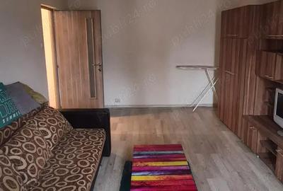 Proprietar, inchiriez apartament cu 1 camera langa pia?a Doina - 5